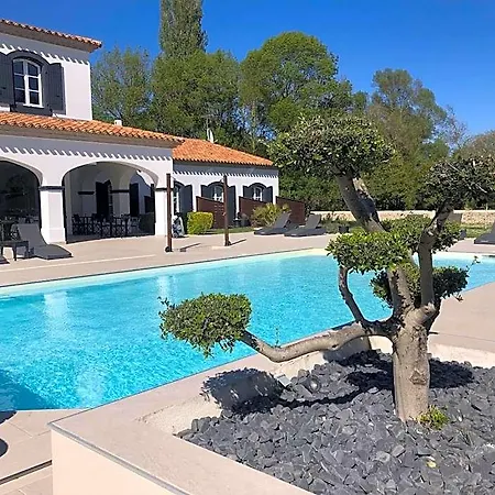 Hotel La Bastide Saint Martin 3*