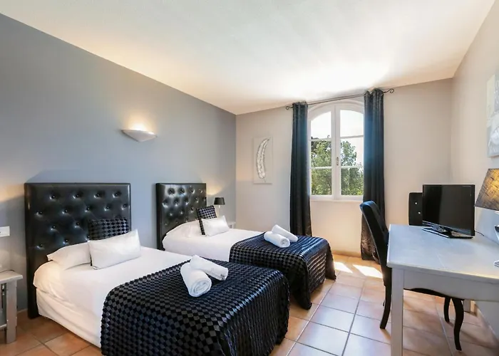 Hotel La Bastide Saint Martin 3*