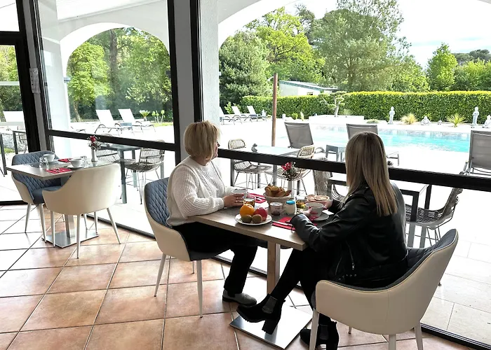 Otel La Bastide Saint Martin 3*